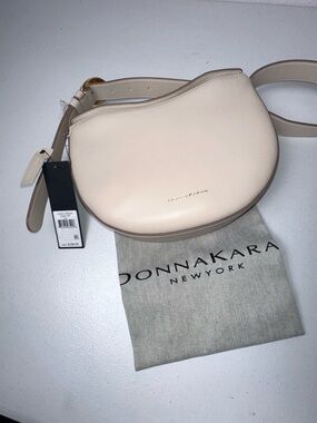 Donna Karan Valley Stream
Buckle Accent Shoulder Bag
Gold Hardware Beige